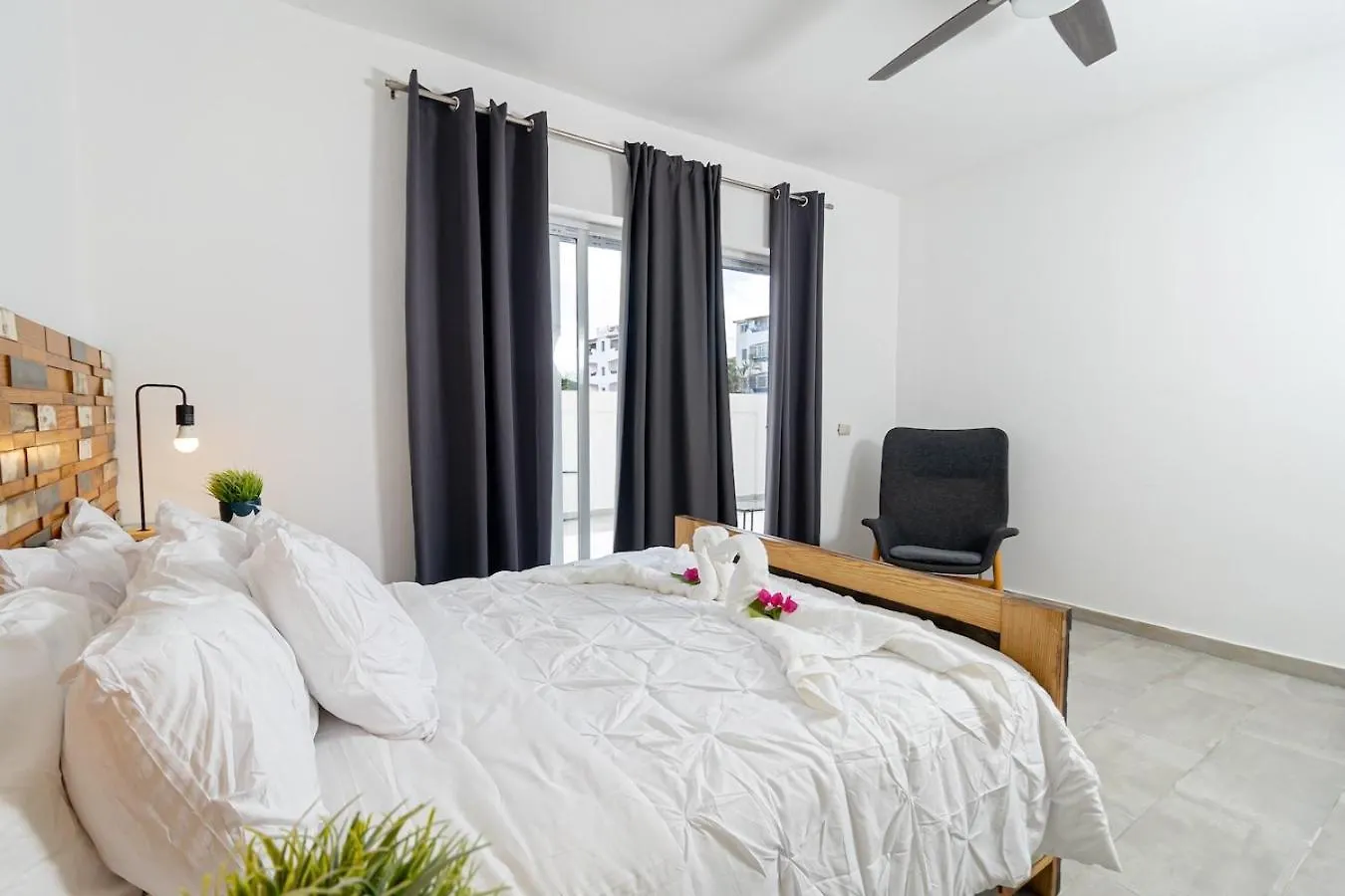Coastal Luxury 2-Bed W Pool Access In Bayahibeアパートメント バヤイベ