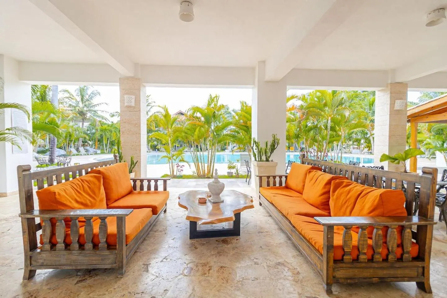 Coastal Luxury 2-Bed W Pool Access In Bayahibe Apartment