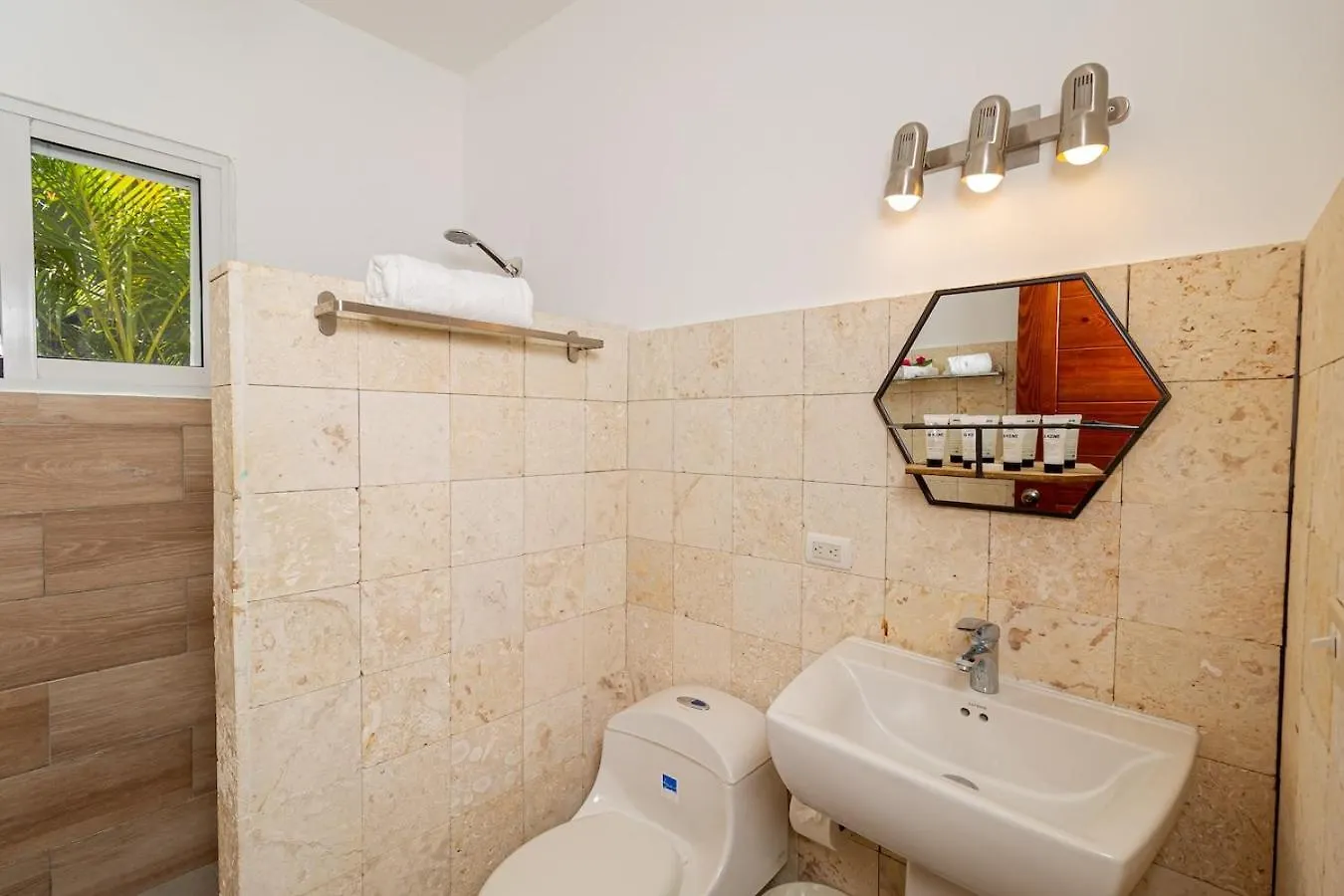 Coastal Luxury 2-Bed W Pool Access In Bayahibe Apartment