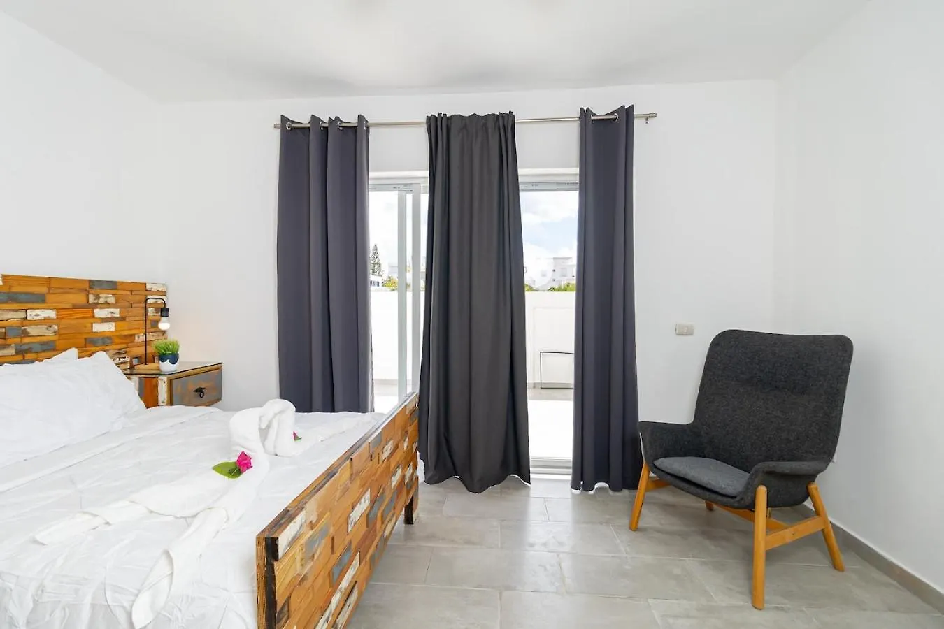 Coastal Luxury 2-Bed W Pool Access In Bayahibe Apartment