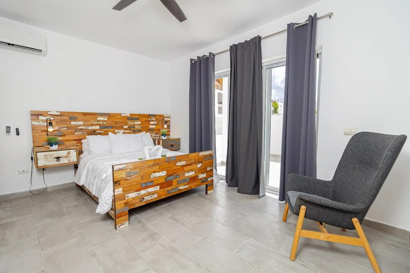 Coastal Luxury 2-Bed W Pool Access In Bayahibe Apartment